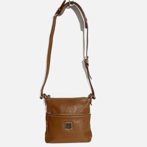 Dooney and Bourke 1975 Pebble Grain Brown 🤎 Leather Brass Crossbody Shoulder Bag